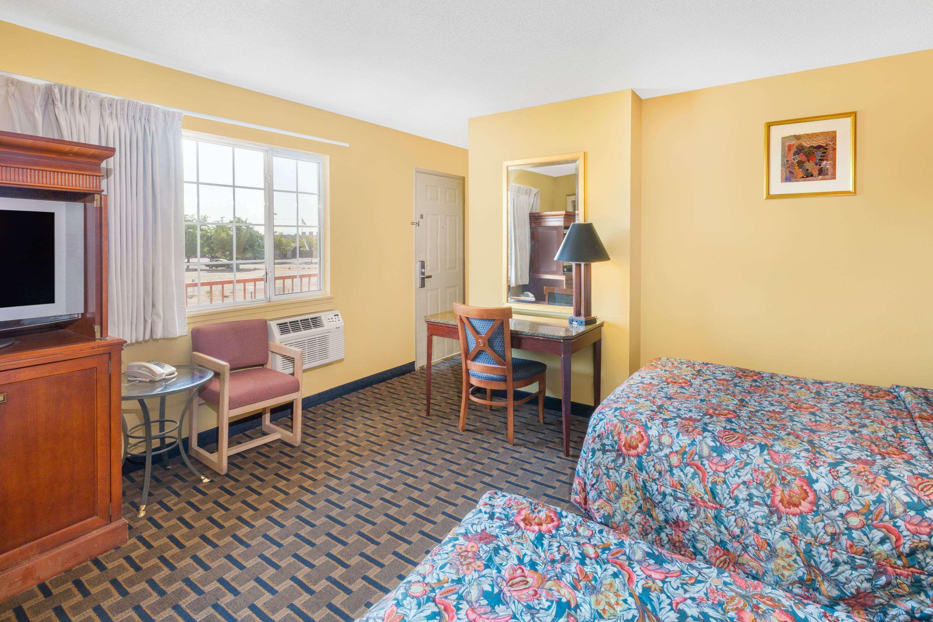 Days Inn By Wyndham Red Bluff Exterior foto
